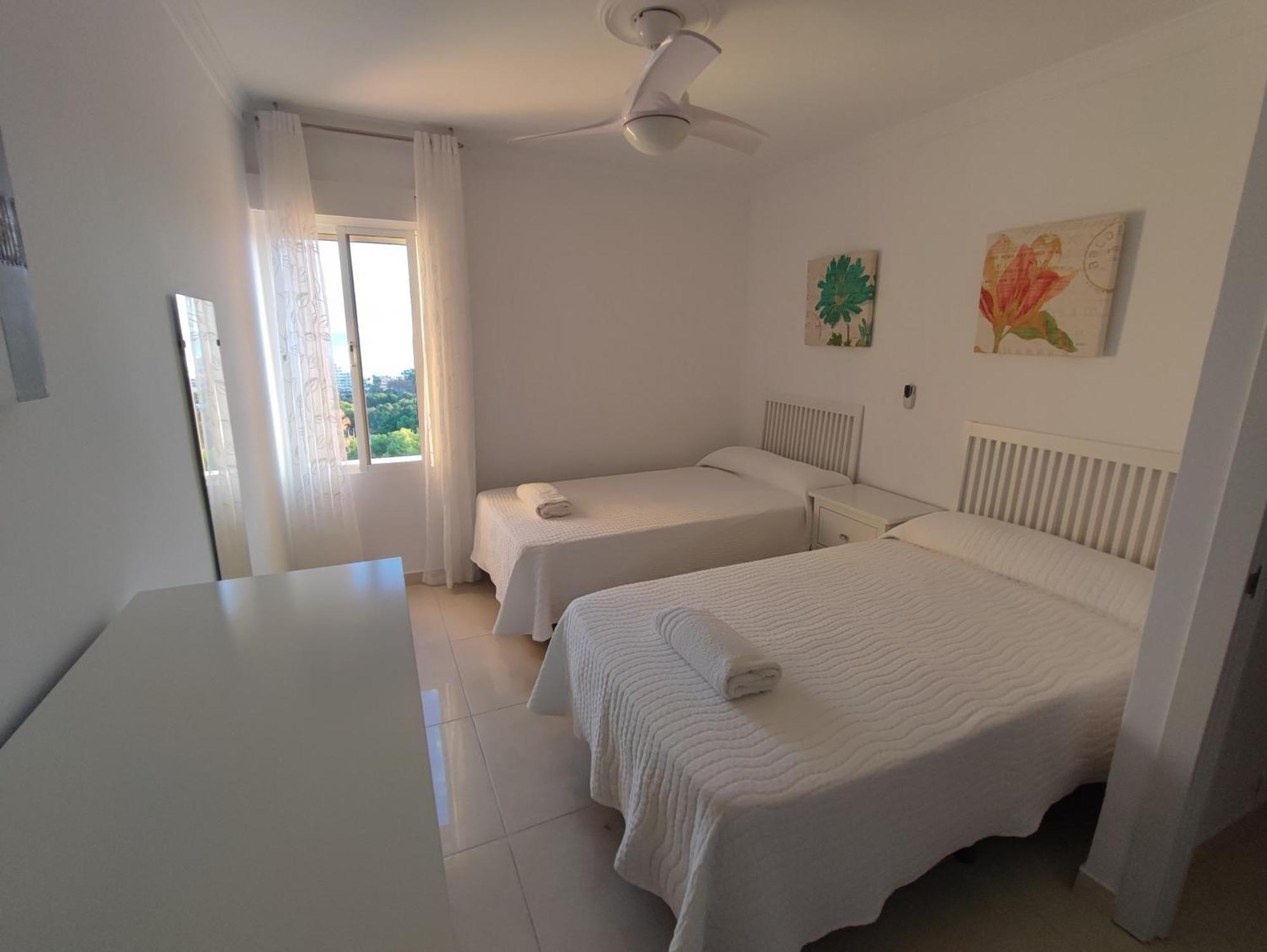 Hercules Paradise 531 Apartamento Con Vistas Al Mar Mediterraneo En Benalmadena A Pasos Del Centro Y Su Vibrante Zona Comercial Disfruta De Una Experiencia Unica En La Costa Del Sol Malaga Andalucia Well-Connected To The Airport 외부 사진
